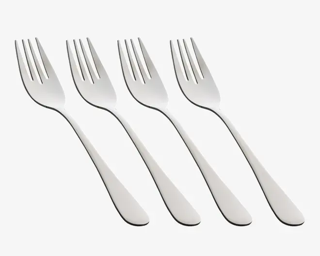 Sæt med fire identiske gafler i rustfrit stål med en blank, spejlpoleret overflade. Hver gaffel har fire jævnt fordelte tænder og et let buet skaft med en glat, afrundet ende. Designet er enkelt og moderne, velegnet til både hverdagsbrug og formelle middage.