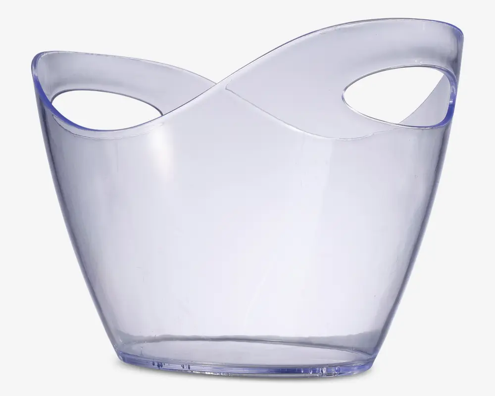 Klar, ovalformet beholder lavet af gennemsigtig plast med glat overflade. Har to integrerede ovale håndtag på modsatte sider for nem transport. Kanten er asymmetrisk, hvor den ene side er højere end den anden, hvilket giver et moderne og stilfuldt udseende.