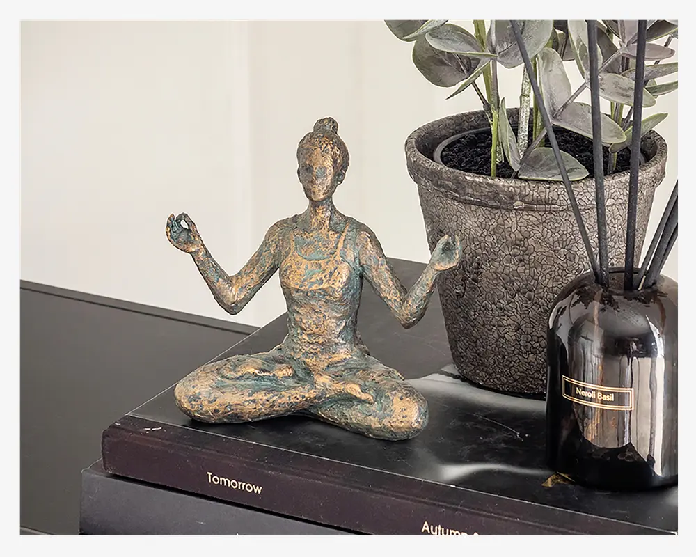 Figur yoga dame antique ass H.18 cm 