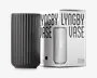 Høj cylindrisk ribbet vase i mørk antracit med blank finish, vist foran en hvid æske med teksten "Lyngby Vase" og "20 cm".
