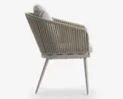 Havestol i cremefarvet inkl. hynde