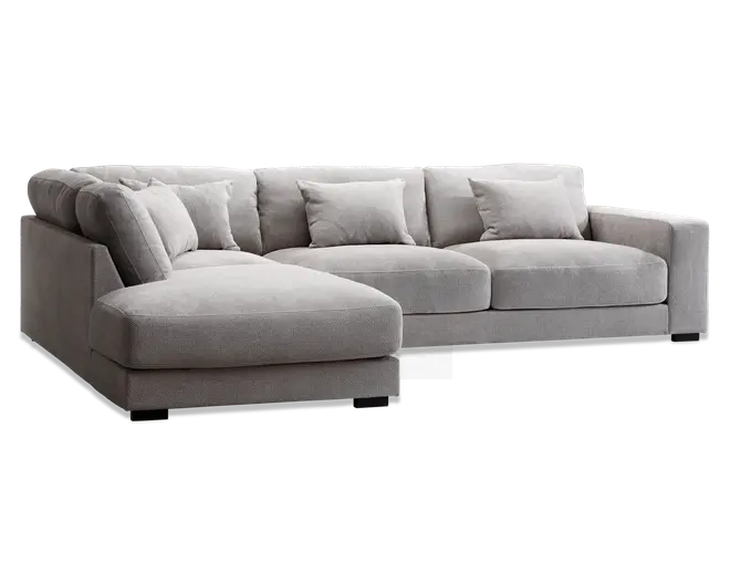 Moderne hjørnesofa i lysegråt stof med venstrevendt chaiselong. Sofaen har brede, firkantede armlæn, dybe sædehynder og fem matchende ryghynder for ekstra komfort. Betrækket har en diskret tekstureret vævning, og sofaen står på lave, sorte blokformede ben.