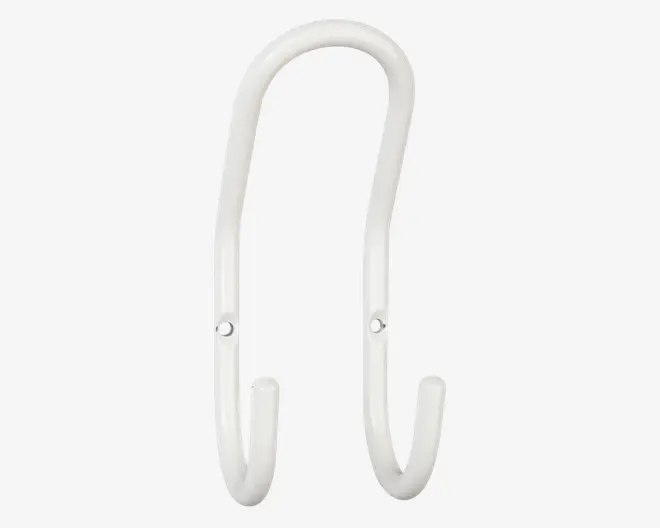 En hvid, U-formet metalkrog med to monteringshuller til skruer. Krogen har to buede ender til ophængning af genstande og en glat, pulverlakeret overflade for holdbarhed og et rent udseende.