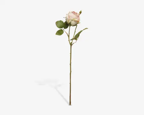 Kunstig rosenstilk med en stor blomst, der har bløde lyserøde og cremefarvede kronblade, samt en lukket knop og flere grønne blade. Stilken er lang, slank og grøn med en realistisk tekstur og diskrete farvevariationer, der giver et naturtro udseende.