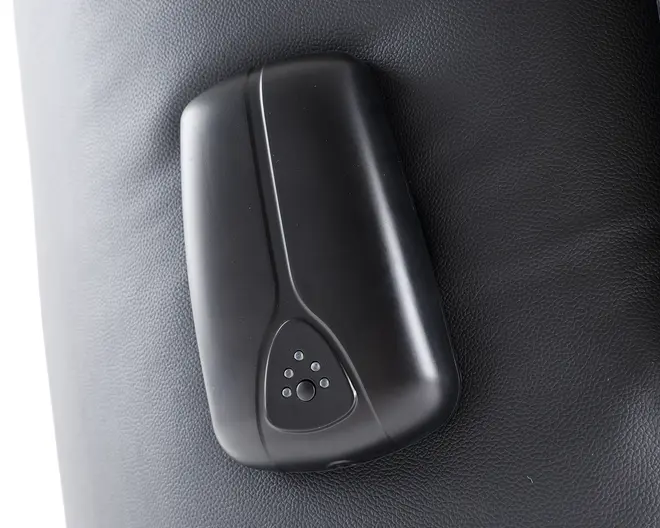 Stol m/indbygget skammel og løftefunktion