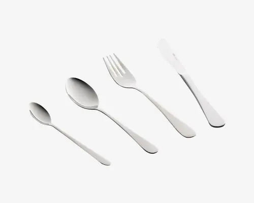 Sæt med fire bestikdele i rustfrit stål: en teske, en spiseske, en gaffel og en kniv. Hver del har et slankt, moderne design med en glat, blank overflade og let buede håndtag for komfortabelt greb. Kniven har en takket kant, og gaflen har fire jævnt fordelte tænder.