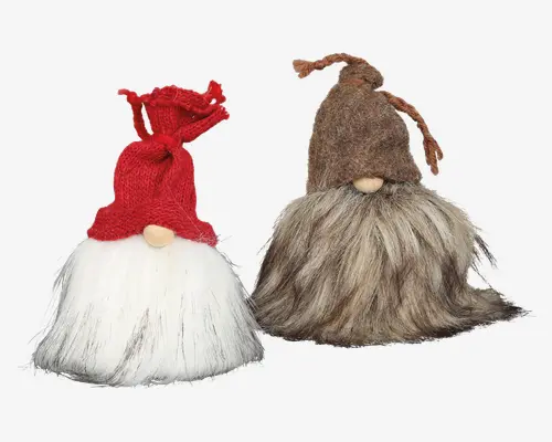 Sæt med to dekorative nissefigurer med lange, bløde skæg og runde trænæser. Den ene nisse har hvidt skæg og en høj, rød strikket hue med snøret top, mens den anden har brunt, flerfarvet skæg og en brun filthat med knude i spidsen. Begge huer dækker øjnene, hvilket giver et hyggeligt og sjovt udtryk. Materialerne ser bløde og plysagtige ud, velegnet til jule- eller vinterpynt.