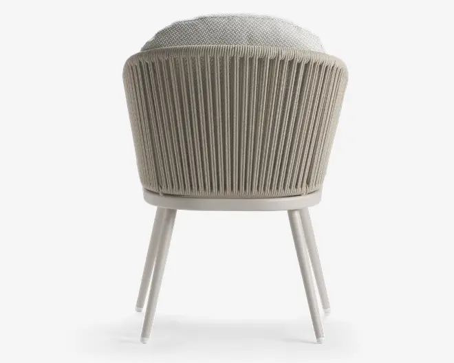 Havestol i cremefarvet inkl. hynde