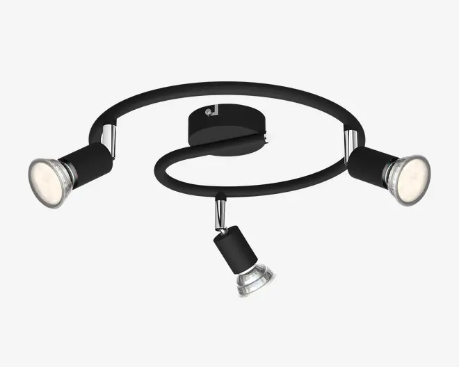 Sort cirkelrund loftlampe med tre justerbare spotlys, kromdetaljer og en central monteringsplade.