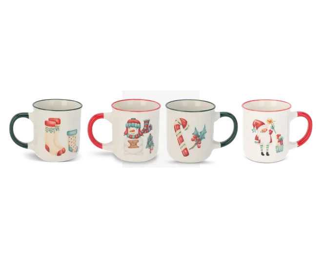 Sæt med fire keramikkrus, hver med et unikt juledesign. Det første krus har grøn hank og kant, dekoreret med julestrømper. Det andet krus har rød hank og kant, med en snemand iført hue og halstørklæde samt et lille juletræ. Det tredje krus har grøn hank og kant, og viser en slikstok med kristtornblade og bær. Det fjerde krus har rød hank og kant, og forestiller et rensdyr med nissehue og halstørklæde, der holder en gave. Alle krus har hvid baggrund og blank overflade.