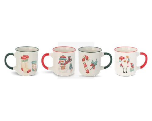 Sæt med fire keramikkrus, hver med et unikt juledesign. Det første krus har grøn hank og kant, dekoreret med julestrømper. Det andet krus har rød hank og kant, med en snemand iført hue og halstørklæde samt et lille juletræ. Det tredje krus har grøn hank og kant, og viser en slikstok med kristtornblade og bær. Det fjerde krus har rød hank og kant, og forestiller et rensdyr med nissehue og halstørklæde, der holder en gave. Alle krus har hvid baggrund og blank overflade.