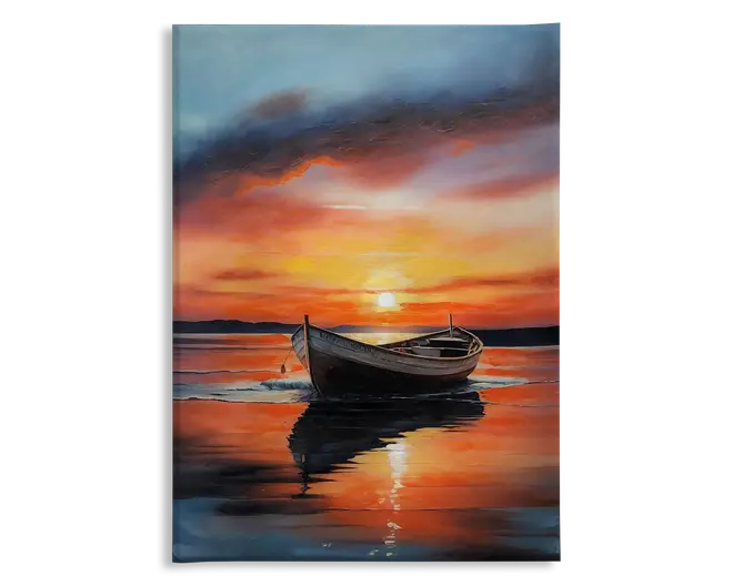 Et maleri viser en trærobåd, der hviler på stille vand under en farverig solnedgang. Himlen er fyldt med dramatiske skyer i nuancer af orange, pink og blå, og solen er lav på horisonten og kaster et varmt skær. Vandet spejler himlens farver og bådens silhuet, hvilket skaber en rolig og fredelig stemning.