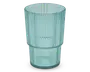 Et højt, cylindrisk drikkeglas lavet af lyseblåt glas. Overfladen har lodrette rillede linjer, som giver tekstur og et godt greb. Glasset har et moderne, stabelbart design med en let kant omkring midten, så det nemt kan stables med lignende glas.