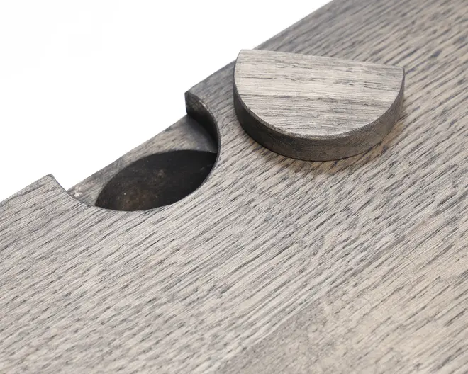 Reolopstilling med døre og skuffer røget eg