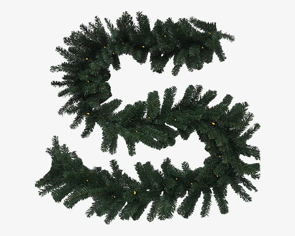 Kunstig granguirlande med tætte, mørkegrønne nåle og små, varm-hvide LED-lys jævnt fordelt. Grenene er fyldige og naturtro, hvilket giver et frodigt udseende, der egner sig godt til juleudsmykning.