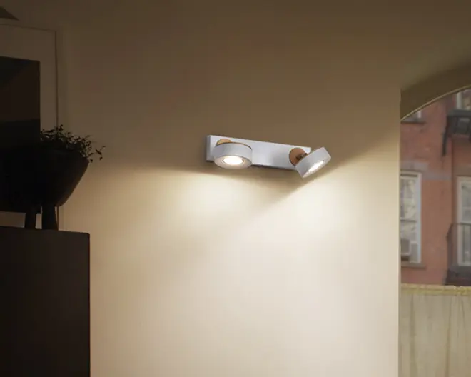 Loftlampe spot Pluto hvid L.29,8 cm