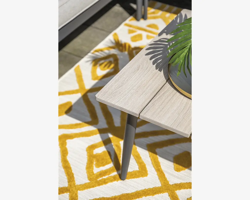 Hjørnesofa med bord