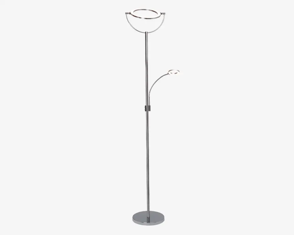 Høj, moderne standerlampe med en slank metalstang og en rund, flad fod. Lampen har to cirkulære LED-lyskilder: en større øverst til generel belysning og en mindre, justerbar halvvejs oppe på stangen til læsning eller opgavebelysning. Lampen har et stilrent, minimalistisk design med kromfinish.