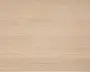 Lys egetræsoverflade med en glat, mat finish og diskrete, naturlige åremønstre, der løber vandret. Farven er en lys beige med lette variationer, hvilket giver et rent og moderne udseende.