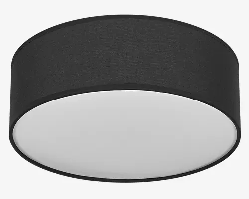Rund loftlampe med sort stofskærm og hvid diffuser i bunden, som giver et blødt og jævnt lys. Designet er moderne og minimalistisk, hvilket gør lampen velegnet til forskellige indretninger.