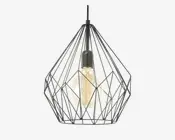 Loftlampe med et geometrisk, diamantformet sort metaltrådsstel. Pæren er synlig med en tydelig glødetråd og hænger fra en sort fatning. Designet er moderne og industrielt, og den åbne ramme lader lyset skinne frit igennem for en lys og stemningsfuld effekt.