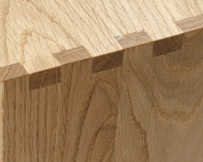 Reolopstilling med døre og skuffer oileret eg