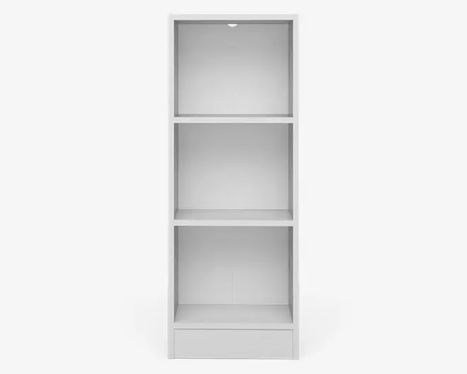 Høj, rektangulær reol med hvid finish, der har tre åbne hylder og en enkelt skuffe nederst. Designet er minimalistisk og moderne med rene linjer og en glat overflade.